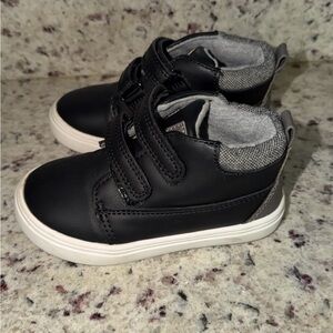 Cat & Jack Black and Gray toddler 8 Kids Sneakers